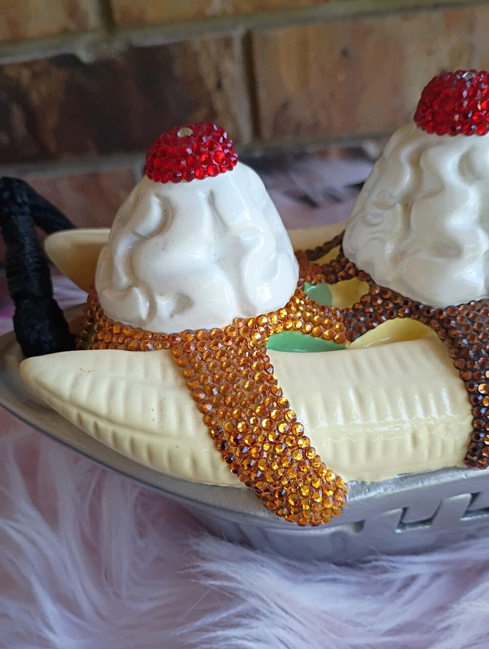 Wow! Rare NEW Timmy Woods Swarovski Crystal Wooden Banana Split Ice Cream Bag - Picture 9 of 16